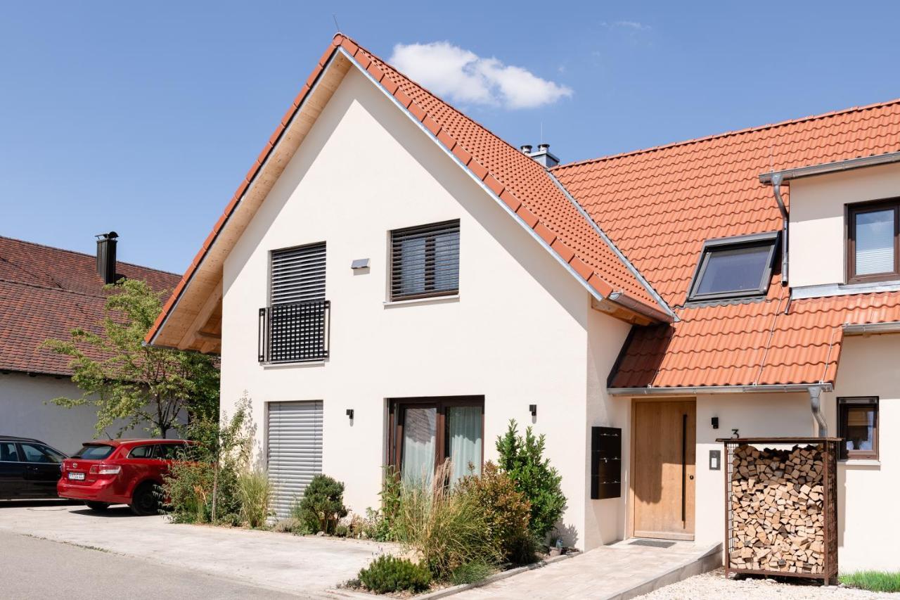 Ferienwohnung'Akazie' Mit Terrasse Auf Dem Bodanrueck Radolfzell am Bodensee Bagian luar foto